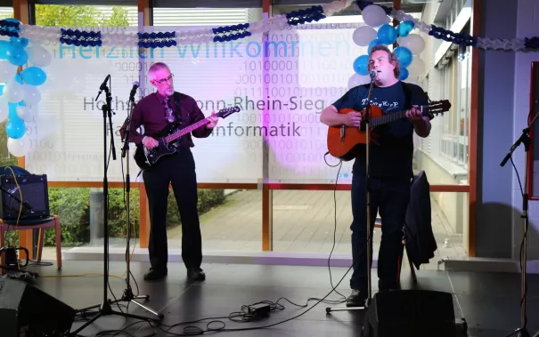 20161021_fbinf_20-jahrfeier_act-come_together_party_kw_bild0001.jpg (DE)