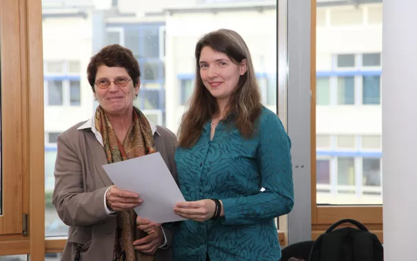 2017-11-22_gleichstellbeauftr_schnell-annegret_ludwig-melanie_promostipendiatin_foto_tritschler_1527.jpg (DE)