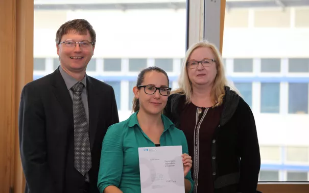 2017-11-22_herpers-rainer_hess-sarahaurora_promostipendiatin_vp_geissler-margit_foto_tritschler_1560_0.jpg (DE)