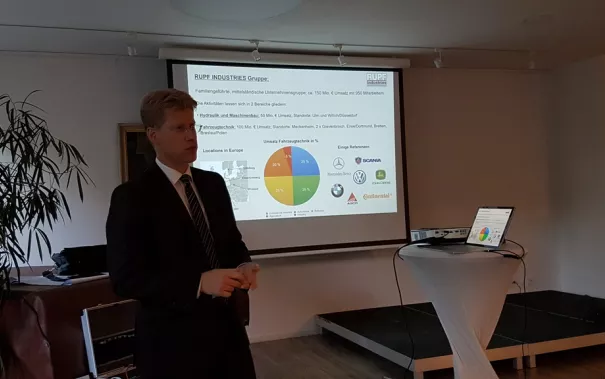 2018_09_26_184559_klausurtagung_ayseguelyasari_small_0.jpg (DE)