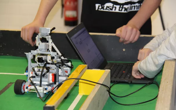 20190224_fbinf_robocupjunior_mlh001.jpg