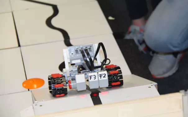 20190224_fbinf_robocupjunior_mlh106.jpg