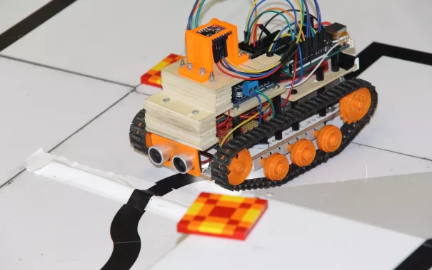 20190224_fbinf_robocupjunior_mlh118.jpg