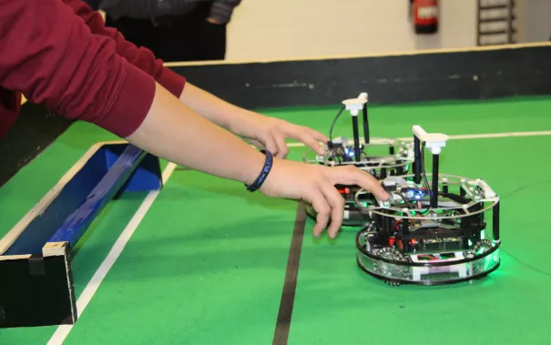 20190224_fbinf_robocupjunior_mlh153_0.jpg