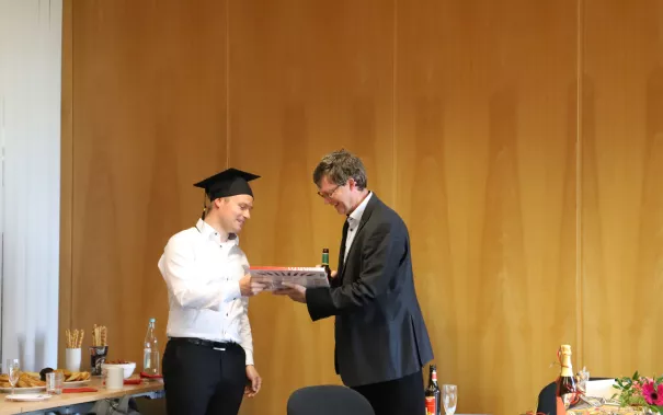 20220504_gi_sven_seele_promotion_miriam-luedtkehandjery46.jpg