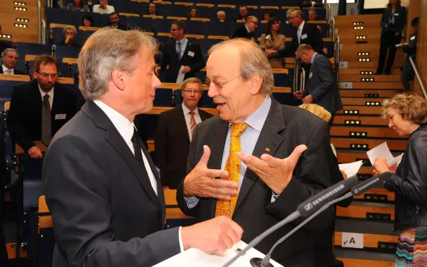 20_jahre_h-brs_festakt_audimax_20150619_foto_c._adolph_015.jpg(DE)