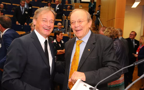 20_jahre_h-brs_festakt_audimax_20150619_foto_c._adolph_016.jpg(DE)