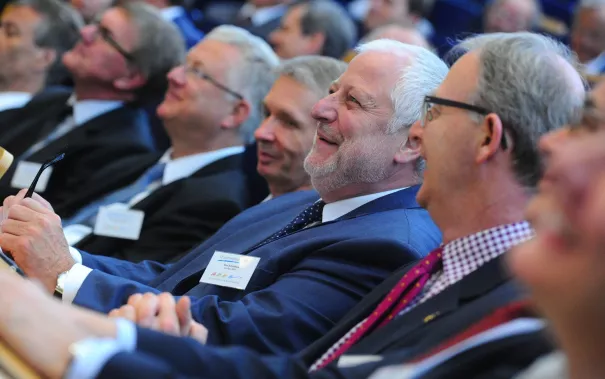 20_jahre_h-brs_festakt_audimax_20150619_foto_c._adolph_046.jpg(DE)