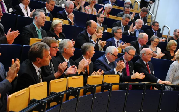 20_jahre_h-brs_festakt_audimax_20150619_foto_c._adolph_076.jpg(DE)