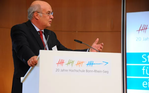 20_jahre_h-brs_festakt_audimax_20150619_foto_c._adolph_080.jpg(DE)