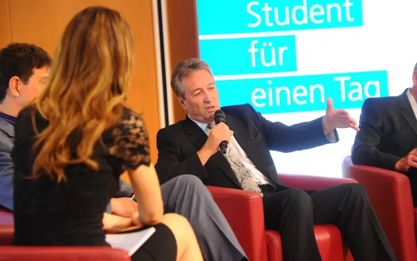 20_jahre_h-brs_festakt_audimax_20150619_foto_c._adolph_143.jpg(DE)