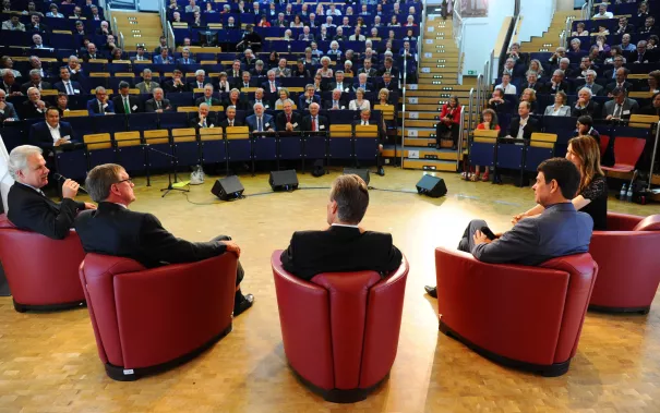 20_jahre_h-brs_festakt_audimax_20150619_foto_c._adolph_161.jpg(DE)