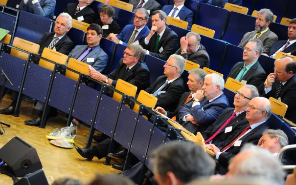 20_jahre_h-brs_festakt_audimax_20150619_foto_c._adolph_173.jpg(DE)