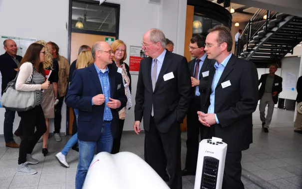 20_jahre_h-brs_umtrunk_forschungssschau_20150619_foto_c._adolph_007.jpg(DE)