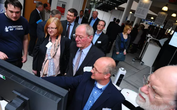 20_jahre_h-brs_umtrunk_forschungssschau_20150619_foto_c._adolph_009.jpg(DE)