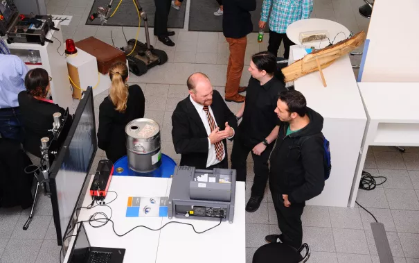 20_jahre_h-brs_umtrunk_forschungssschau_20150619_foto_c._adolph_011.jpg(DE)