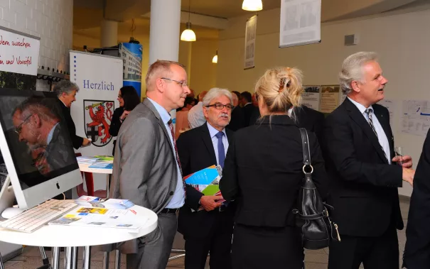 20_jahre_h-brs_umtrunk_forschungssschau_20150619_foto_c._adolph_018.jpg(DE)