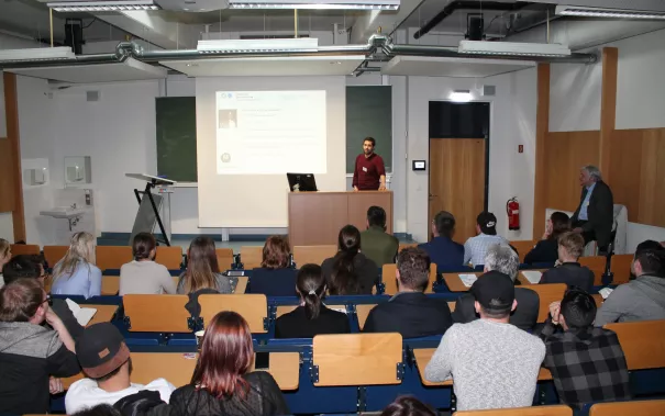31b_alumni-tag-2016_tj_ertugrul_cam_tj-karriereplanung_pieck.jpg (DE)