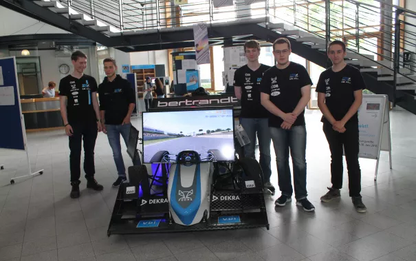 51a_alumni-tag-2016_tj_ertugrul_cam_brs_motorsport.jpg (DE)
