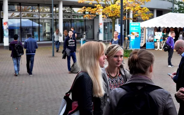 eroeffnung_akademisches_jahr_09-2014_foto_j._kuestenmacher_120.jpg (DE)