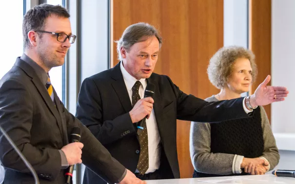 hafm_10_flacke_ihne_foto_m._schoenfelder.jpg(DE)