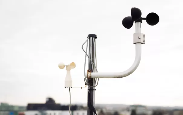 Wind meter as part of the energy meter system on the roof of the university  (DE)