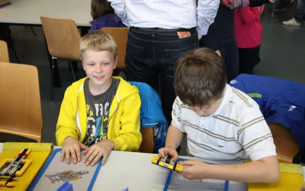 kinderuni-lego-mai-2014_23.jpg (DE)