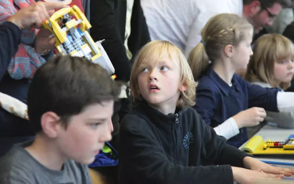 kinderuni-lego-mai-2014_26.jpg (DE)