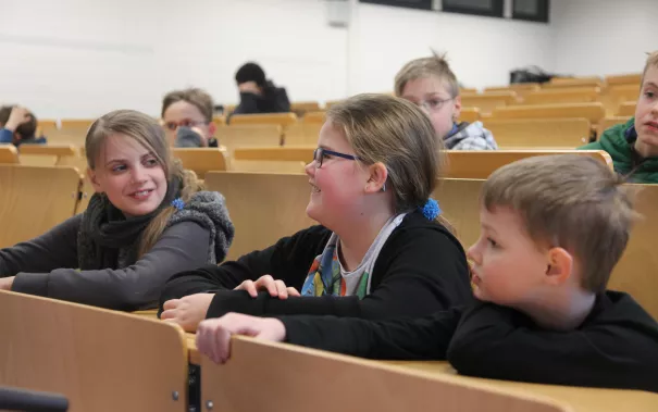 kinderuni_licht_norbert_jung_sta_20170126_foto_j._kuestenmacher_03.jpg (DE)