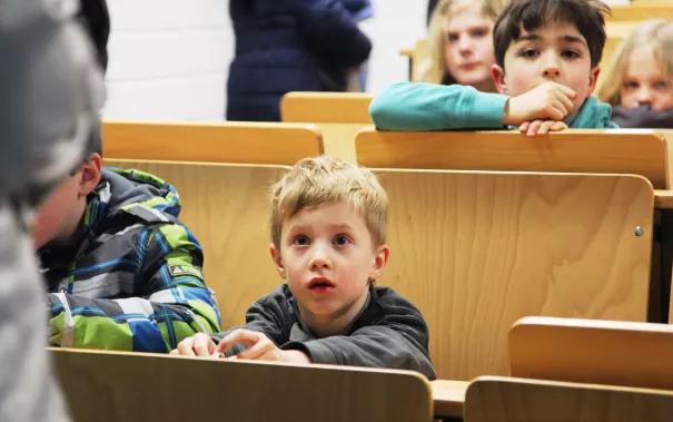 kinderuni_licht_norbert_jung_sta_20170126_foto_j._kuestenmacher_24.jpg (DE)
