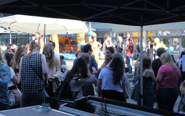 sommerfest_h-brs_sta_20170614_foto_j._kuestenmacher_277.jpg