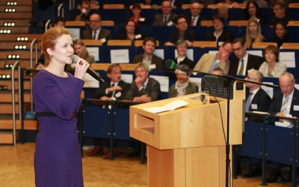 stipendienfeier_2014_foto_schallenberghsb14021.jpg (DE)