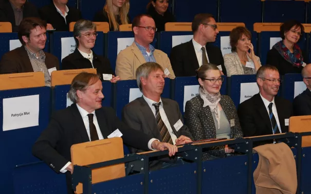 stipendienfeier_2014_foto_schallenberghsb14031.jpg (DE)