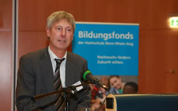 stipendienfeier_2014_foto_schallenberghsb14045.jpg (DE)