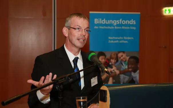 stipendienfeier_2014_foto_schallenberghsb14062.jpg (DE)