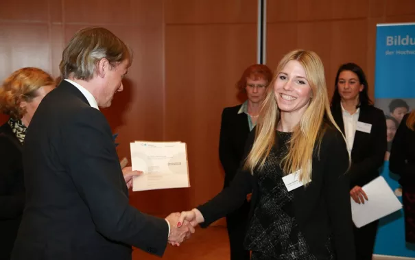 stipendienfeier_2014_foto_schallenberghsb14082.jpg (DE)