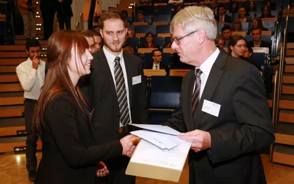 stipendienfeier_2014_foto_schallenberghsb14124.jpg (DE)