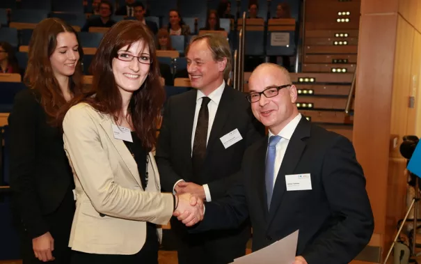 stipendienfeier_2014_foto_schallenberghsb14154.jpg (DE)