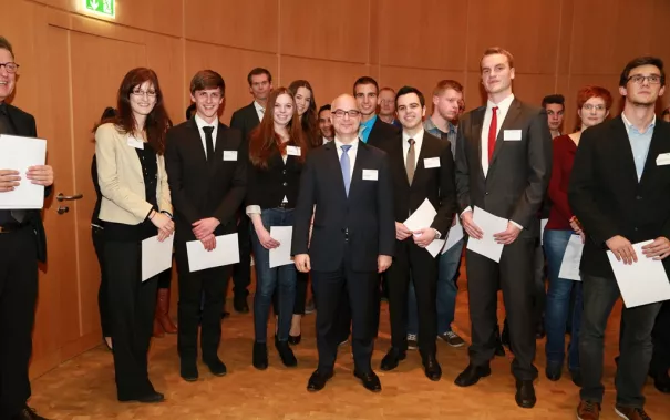 stipendienfeier_2014_foto_schallenberghsb14156.jpg (DE)