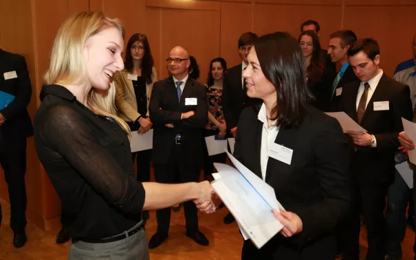 stipendienfeier_2014_foto_schallenberghsb14157.jpg (DE)