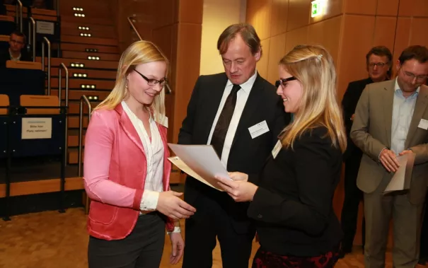 stipendienfeier_2014_foto_schallenberghsb14167.jpg (DE)