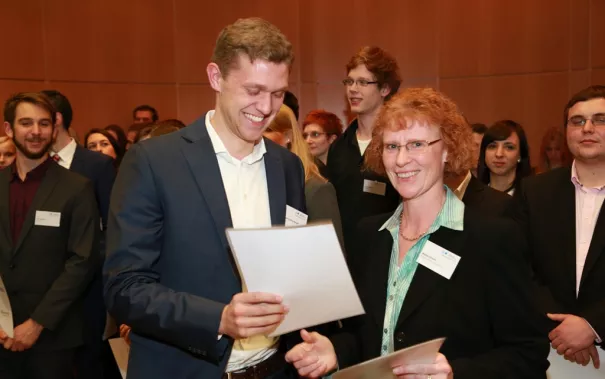 stipendienfeier_2014_foto_schallenberghsb14175.jpg (DE)