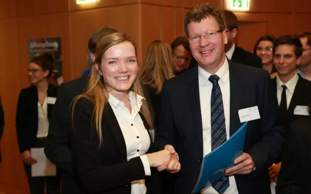 stipendienfeier_2014_foto_schallenberghsb14217.jpg (DE)