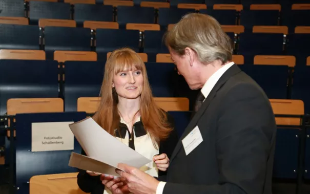 stipendienfeier_2014_foto_schallenberghsb14223.jpg (DE)