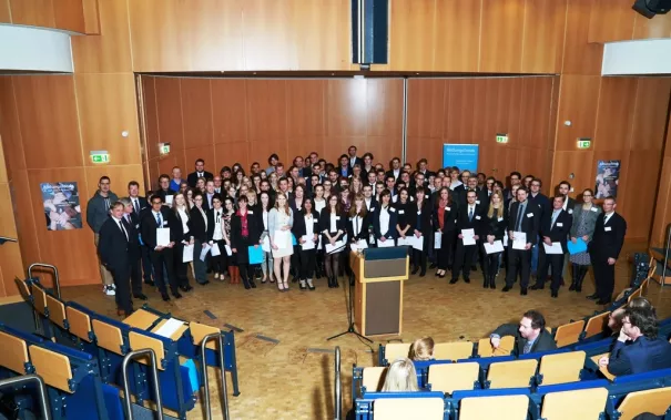 stipendienfeier_2014_foto_schallenberghsb14236.jpg (DE)