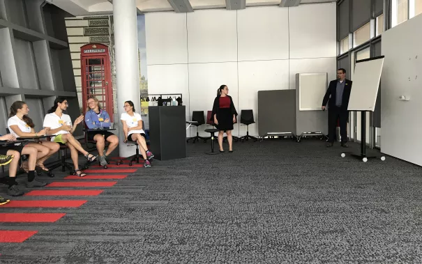tour_de_csr_-_besuch_bei_dhl.jpg (DE)