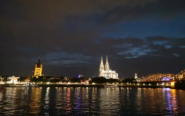 tour_de_csr_-_koelner_dom_0.jpg (DE)