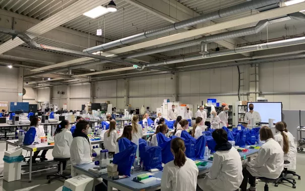 schnupperstudium_bio_2.jpg (DE)