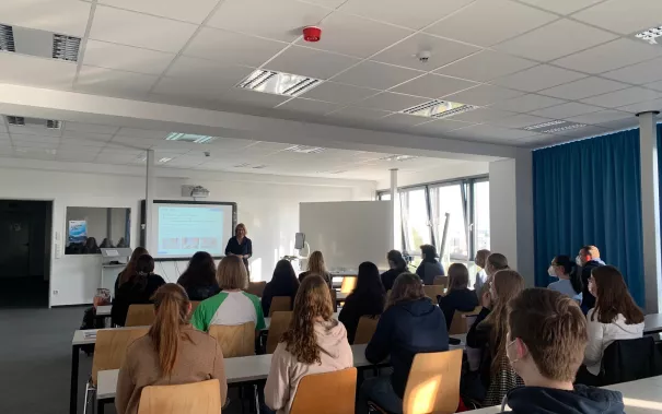 schnupperstudium_bio_3.jpg (DE)