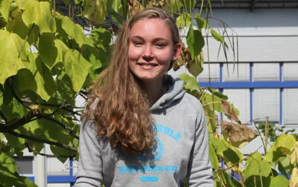 shooting_merchandise_studierende_gina_david_alex_fbwiwi_sta_20160922_foto_j._kuestenmacher_05.jpg (DE)